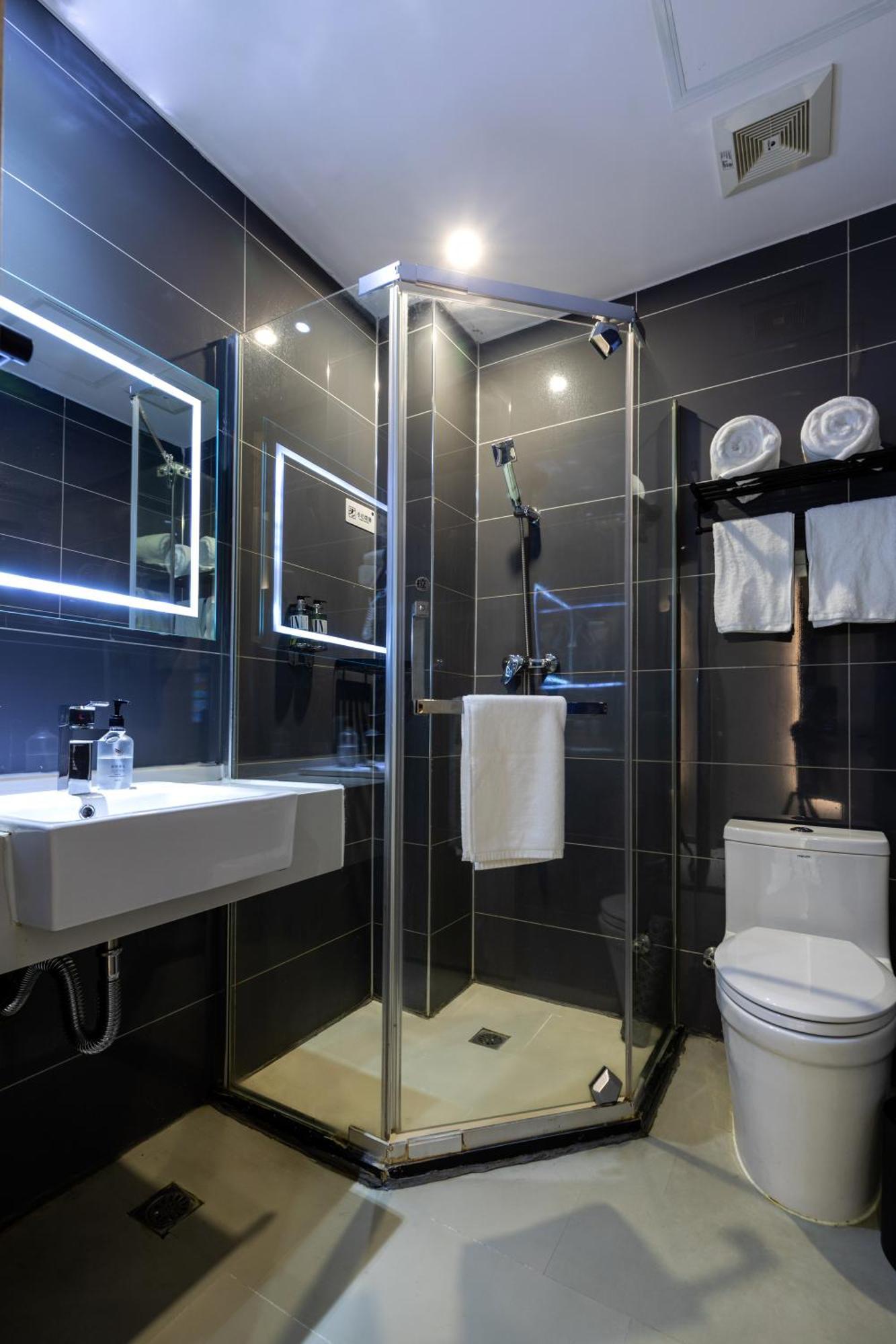 Rest Yizhi North Bund Ningguo Road Subway Station Hotel 3*